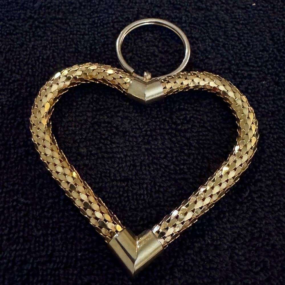 Elegant Gold toned  Heart-Shaped Keychain